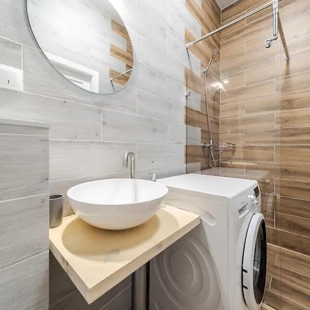 Inshiapartments On Popovycha Str 2 Apartman Lviv