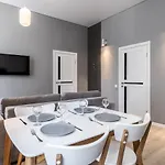 Inshiapartments On Popovycha Str 2 *