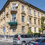 شقة Inshiapartments On Popovycha Str 2