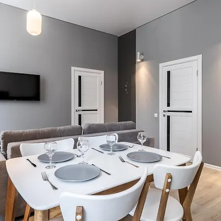 Inshiapartments On Popovycha Str 2 *