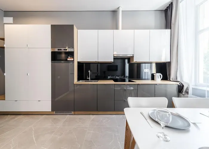 Inshiapartments On Popovycha Str 2